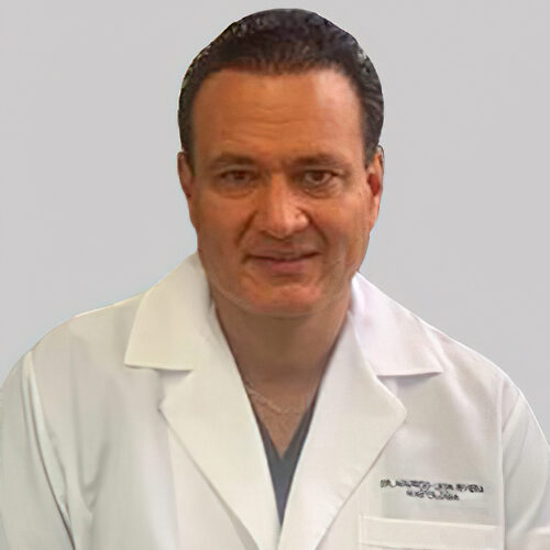 Dr. Mauricio León